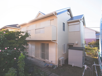 岡田店　葺き替え　耐衝撃性　耐候性　塗装　剥がれ　藻　重心　細かいところも丁寧にしっかりと作業を行ない、不安を取り除く。